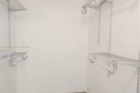 Купить кондоминиум в Санрайз, Флорида 2 спальни, № 1920545 - фото 9