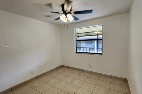 Купить кондоминиум в Санрайз, Флорида 2 спальни, № 1920545 - фото 12