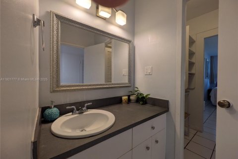 Studio in the Condo in Miami Beach, Florida № 1975704 - photo 11