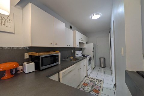 Studio in the Condo in Miami Beach, Florida № 1975704 - photo 14