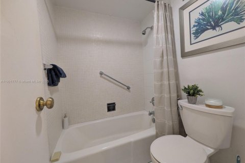 Studio in the Condo in Miami Beach, Florida № 1975704 - photo 12