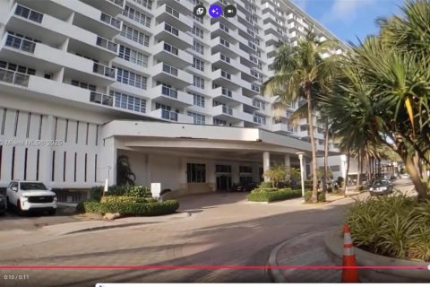 Studio in the Condo in Miami Beach, Florida № 1975704 - photo 1