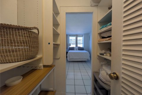 Studio in the Condo in Miami Beach, Florida № 1975704 - photo 9