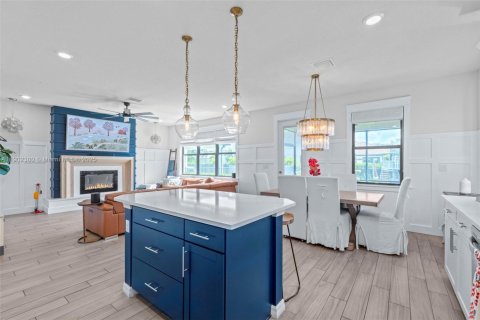 House in Oakland Park, Florida 3 bedrooms, 180.32 sq.m. № 1953902 - photo 9