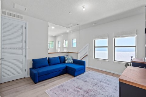 House in Oakland Park, Florida 3 bedrooms, 180.32 sq.m. № 1953902 - photo 29