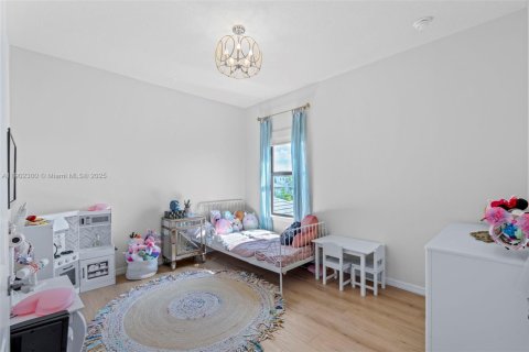 House in Oakland Park, Florida 3 bedrooms, 180.32 sq.m. № 1953902 - photo 22