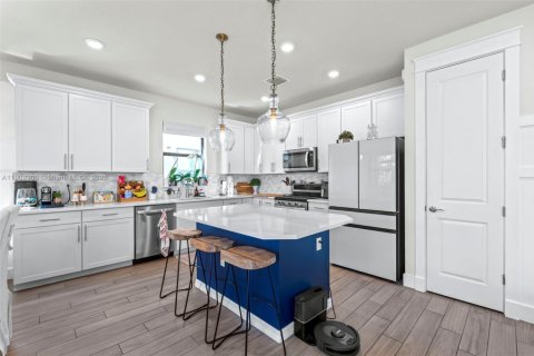 House in Oakland Park, Florida 3 bedrooms, 180.32 sq.m. № 1953902 - photo 11