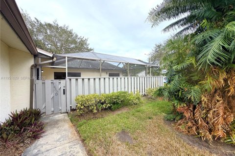 Villa ou maison à louer à St. Lucie, Floride: 2 chambres, 118.91 m2 № 2007963 - photo 22