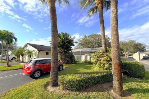 Villa ou maison à louer à St. Lucie, Floride: 2 chambres, 118.91 m2 № 2007963 - photo 25