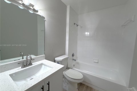 Villa ou maison à louer à St. Lucie, Floride: 2 chambres, 118.91 m2 № 2007963 - photo 10