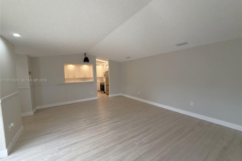 Villa ou maison à louer à St. Lucie, Floride: 2 chambres, 118.91 m2 № 2007963 - photo 3