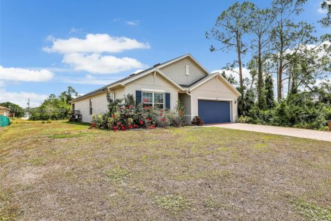 House in Lehigh Acres, Florida 4 bedrooms, 169.83 sq.m. № 1870010 - photo 2