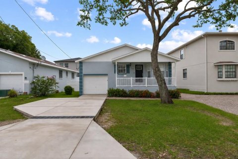 Villa ou maison à Tampa, Floride 3 chambres, 106.84 m2 № 2316808