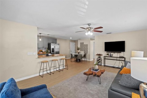 Villa ou maison à vendre à Tampa, Floride: 3 chambres, 106.84 m2 № 2316808 - photo 5