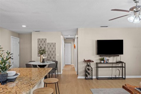Villa ou maison à vendre à Tampa, Floride: 3 chambres, 106.84 m2 № 2316808 - photo 2