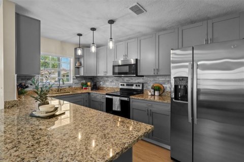 Villa ou maison à vendre à Tampa, Floride: 3 chambres, 106.84 m2 № 2316808 - photo 8