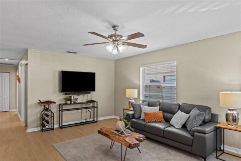 Villa ou maison à vendre à Tampa, Floride: 3 chambres, 106.84 m2 № 2316808 - photo 3