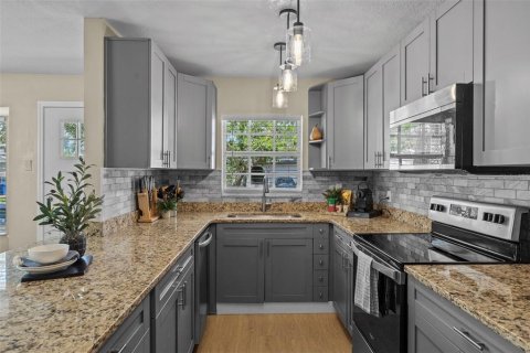 Villa ou maison à vendre à Tampa, Floride: 3 chambres, 106.84 m2 № 2316808 - photo 9
