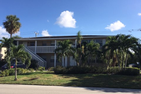 Commercial property in Fort Lauderdale, Florida 426.24 sq.m. № 992090 - photo 1