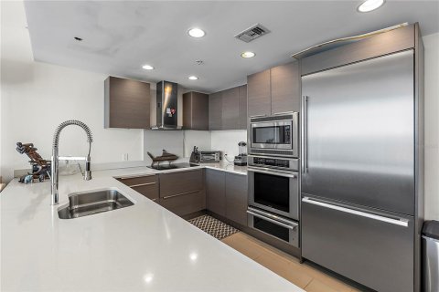 Condominio en alquiler en Saint Petersburg, Florida, 1 dormitorio, 79.8 m2 № 2106089 - foto 6