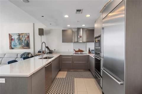 Condominio en alquiler en Saint Petersburg, Florida, 1 dormitorio, 79.8 m2 № 2106089 - foto 4