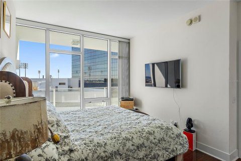 Condominio en alquiler en Saint Petersburg, Florida, 1 dormitorio, 79.8 m2 № 2106089 - foto 11