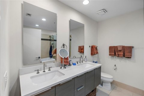 Condominio en alquiler en Saint Petersburg, Florida, 1 dormitorio, 79.8 m2 № 2106089 - foto 12