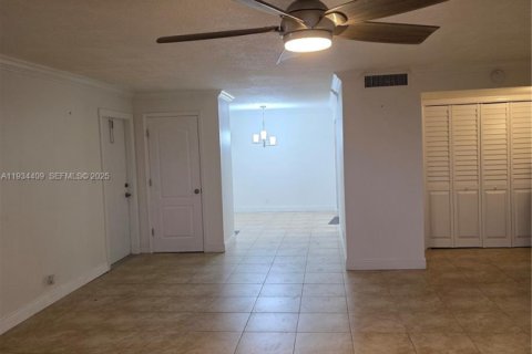 Copropriété à vendre à Hollywood, Floride: 2 chambres, 123.75 m2 № 1994208 - photo 8