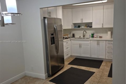 Copropriété à vendre à Hollywood, Floride: 2 chambres, 123.75 m2 № 1994208 - photo 5