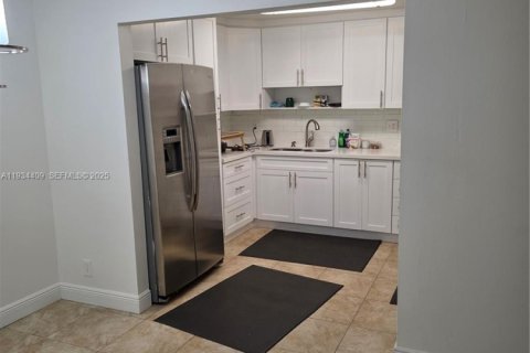 Copropriété à vendre à Hollywood, Floride: 2 chambres, 123.75 m2 № 1994208 - photo 6