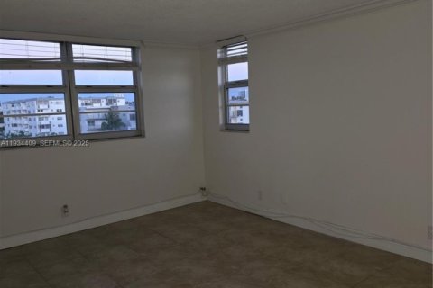 Copropriété à vendre à Hollywood, Floride: 2 chambres, 123.75 m2 № 1994208 - photo 16