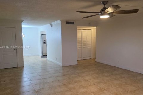 Copropriété à vendre à Hollywood, Floride: 2 chambres, 123.75 m2 № 1994208 - photo 9