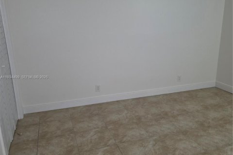 Copropriété à vendre à Hollywood, Floride: 2 chambres, 123.75 m2 № 1994208 - photo 26