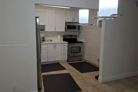 Copropriété à vendre à Hollywood, Floride: 2 chambres, 123.75 m2 № 1994208 - photo 4