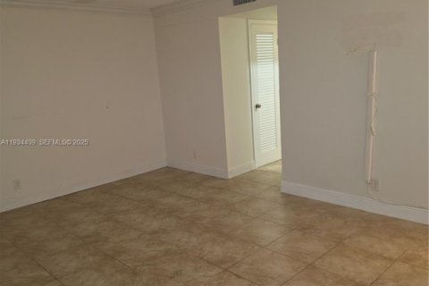 Copropriété à vendre à Hollywood, Floride: 2 chambres, 123.75 m2 № 1994208 - photo 21