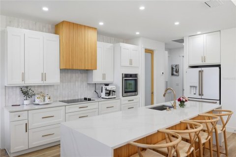 Купить виллу или дом в Норт-Порт, Флорида 5 комнат, 178.37м2, № 2408764 - фото 21