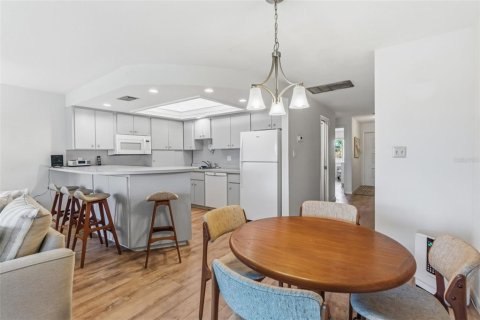 Copropriété à vendre à Longboat Key, Floride: 1 chambre, 91.97 m2 № 2145449 - photo 10