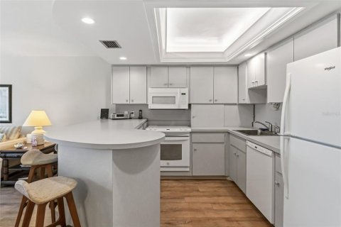 Copropriété à vendre à Longboat Key, Floride: 1 chambre, 91.97 m2 № 2145449 - photo 12