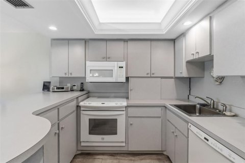 Copropriété à vendre à Longboat Key, Floride: 1 chambre, 91.97 m2 № 2145449 - photo 13