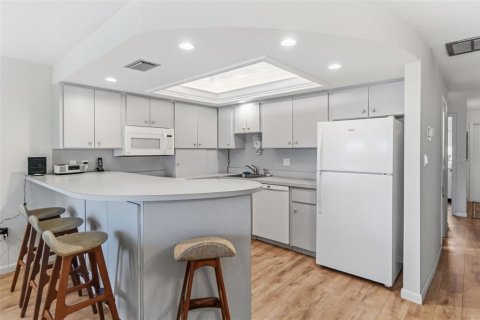 Copropriété à vendre à Longboat Key, Floride: 1 chambre, 91.97 m2 № 2145449 - photo 11