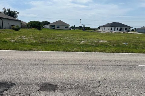 Land in Cape Coral, Florida № 2258583
