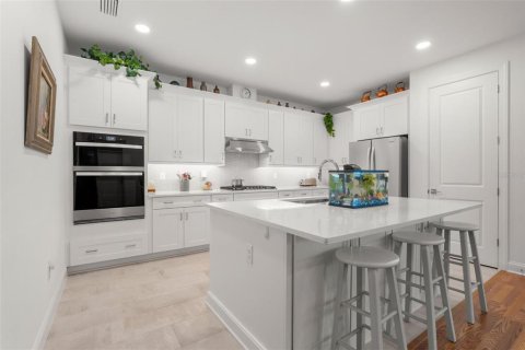 House in Apollo Beach, Florida 3 bedrooms, 167.69 sq.m. № 2223643 - photo 12