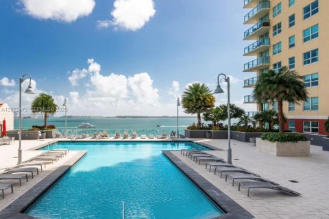 Condo in Miami, Florida, 3 bedrooms № 2252625 - photo 17
