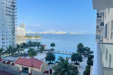 Condo in Miami, Florida, 3 bedrooms № 2252625 - photo 11
