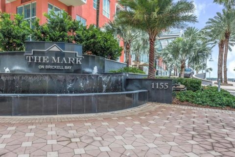 Condo in Miami, Florida, 3 bedrooms № 2252625 - photo 16