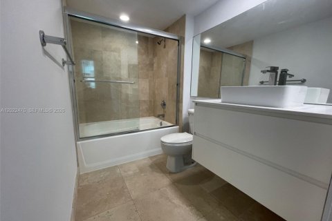 Condo in Miami, Florida, 3 bedrooms № 2252625 - photo 7