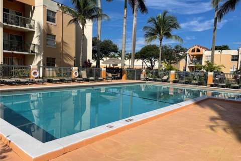 Copropriété à louer à Hialeah, Floride: 2 chambres, 91.23 m2 № 2057274 - photo 11