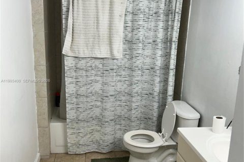 Copropriété à louer à Hialeah, Floride: 2 chambres, 91.23 m2 № 2057274 - photo 5