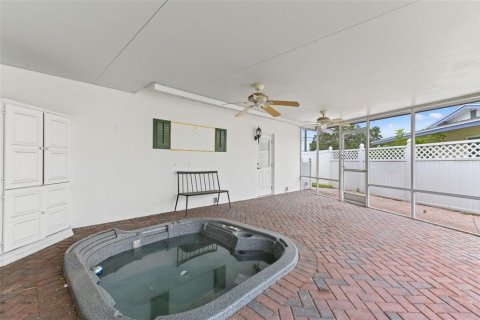 Villa ou maison à louer à Saint Petersburg, Floride: 3 chambres, 243.13 m2 № 2408448 - photo 20