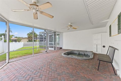 Villa ou maison à louer à Saint Petersburg, Floride: 3 chambres, 243.13 m2 № 2408448 - photo 18